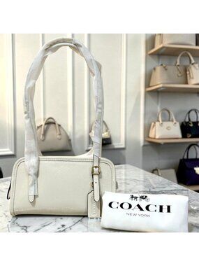 Beautiful Auth Coach Chalk/Cream Crinkle Leather Swing Zip 20
